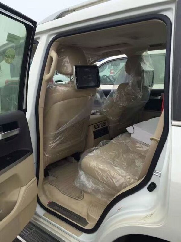 16豐田酷路澤5700現(xiàn)車 擊碎底價等你來搶-圖6