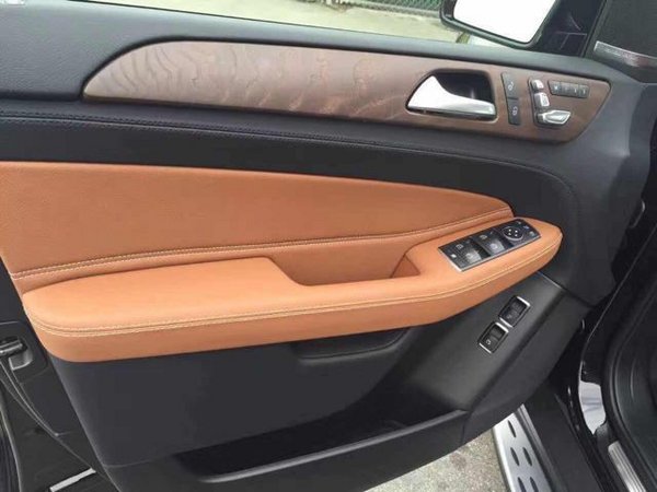 17款奔馳GLS450AMG配置 加版運(yùn)動包130萬-圖7