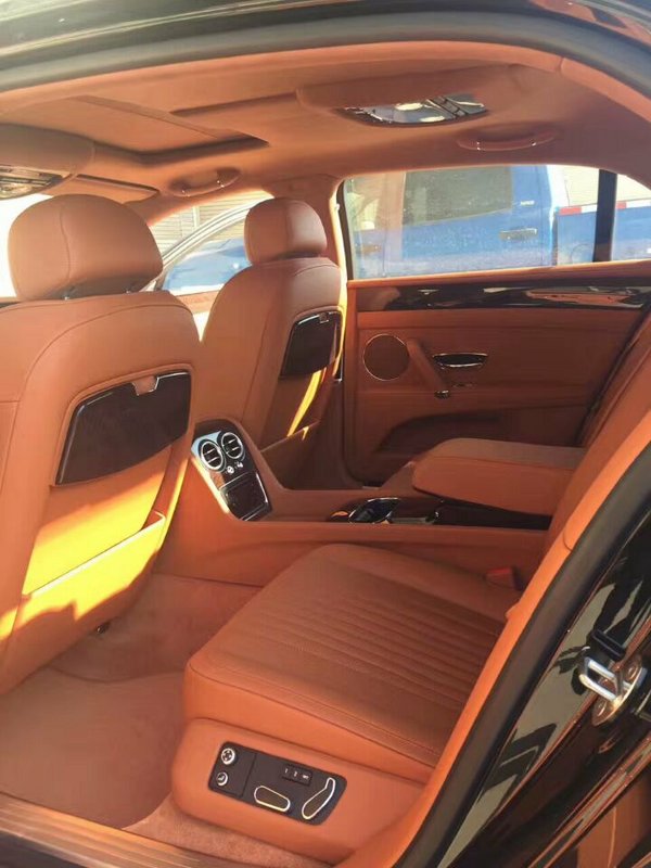 2017款宾利飞驰4.0T 全时四驱4座进口SUV-图8