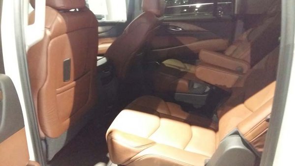 凯迪拉克凯雷德商务急售 135万逆袭底价-图5