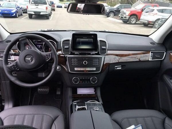 2017款奔馳GLS450現(xiàn)車 桉木精裝內(nèi)飾配置-圖6