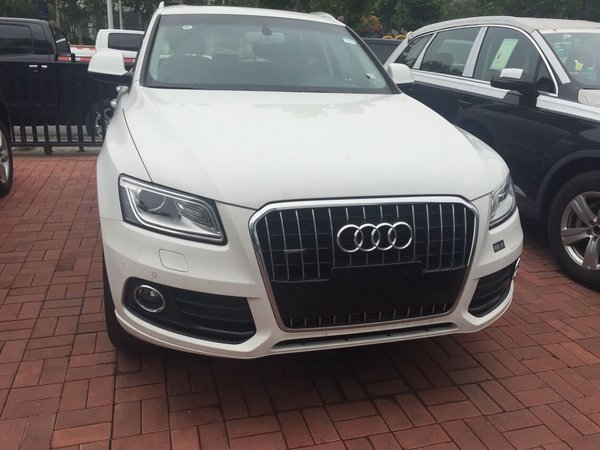 2016款?yuàn)W迪Q7現(xiàn)車 時(shí)尚越野新寵報(bào)價(jià)65萬(wàn)-圖2