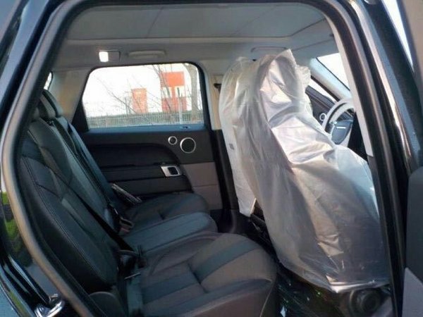 17款路虎揽胜运动版 坐拥新景观感受激情-图6