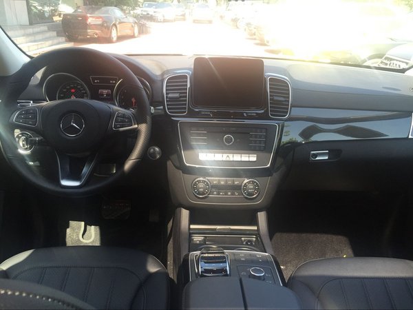 17款奔馳GLS450現(xiàn)車 104萬奔馳降價促銷-圖4