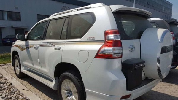 中東豐田霸道2700現(xiàn)車(chē)特賣(mài)36萬(wàn)急速甩賣(mài)-圖2