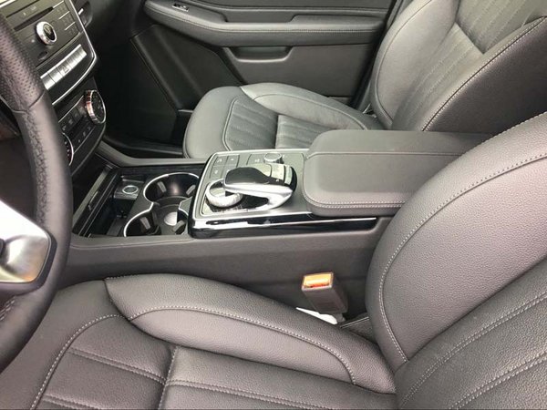 2017款奔馳GLS450現(xiàn)車 降惠全國(guó)回饋熱銷-圖5