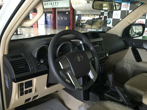 16款豐田霸道2700現(xiàn)車 港口優(yōu)惠價(jià)36萬元-圖4