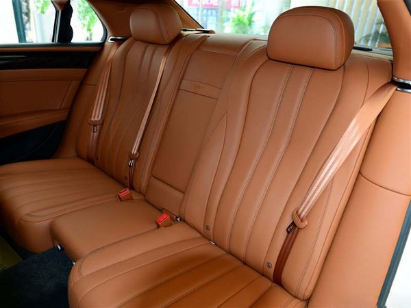 16款賓利飛馳4.0T現(xiàn)車(chē) V8最新報(bào)價(jià)248萬(wàn)-圖6