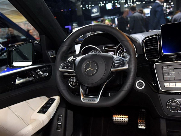2017款奔馳GLS63AMG 中秋降價直接來提車-圖4