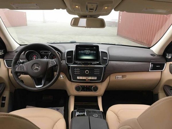 17款奔馳GLS450動(dòng)力盛宴 最暢銷的GLS450-圖4