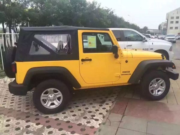 刚拆箱jeep牧马人软顶3.6l手动 吉普批发