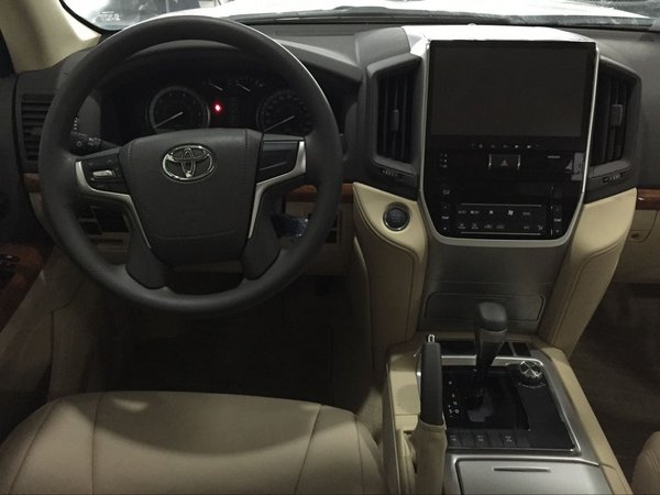 解析酷路泽年中价格 16款丰田酷路泽4000-图5