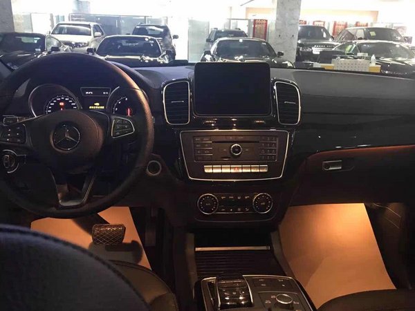 2017款奔馳GLS450現(xiàn)車 降價(jià)來(lái)襲平價(jià)奔馳-圖4