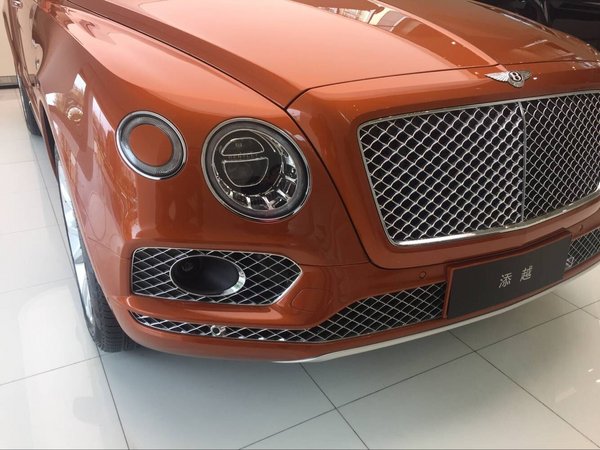 纯进口宾利添越6.0T现车 富商专驾特惠价-图2