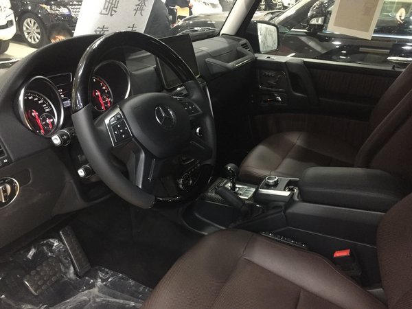17款奔驰G63AMG 民用硬派越野车比拼动力-图4