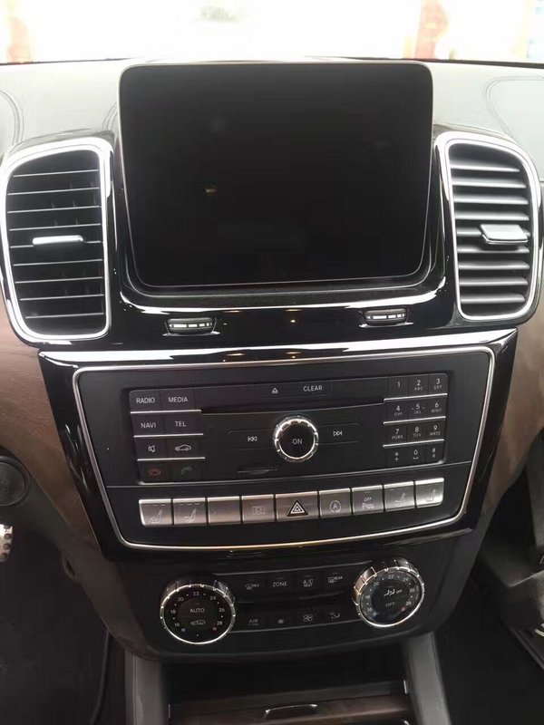 17款奔馳GLS63新行情 港口巨獻240萬現(xiàn)車-圖5