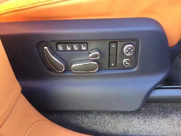 17款欧规宾利添越6.0T 土豪座驾空前降价-图8