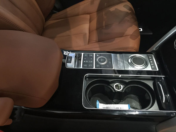 16路虎攬勝行政現(xiàn)車 歐規(guī)油電混合加長版-圖6