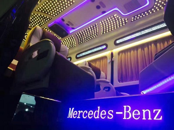 奔驰斯宾特10座/15座进口 内舱奢华耀眼-图7