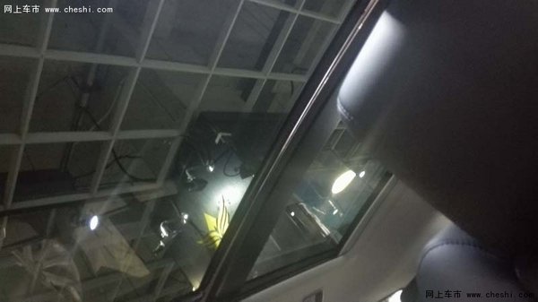 16款路虎揽胜柴油白色特价 零首付大揽胜-图8