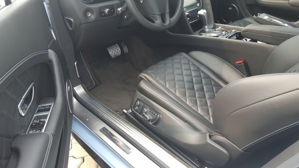 2016款宾利GTS展厅品鉴 V8湖水蓝色258万-图5