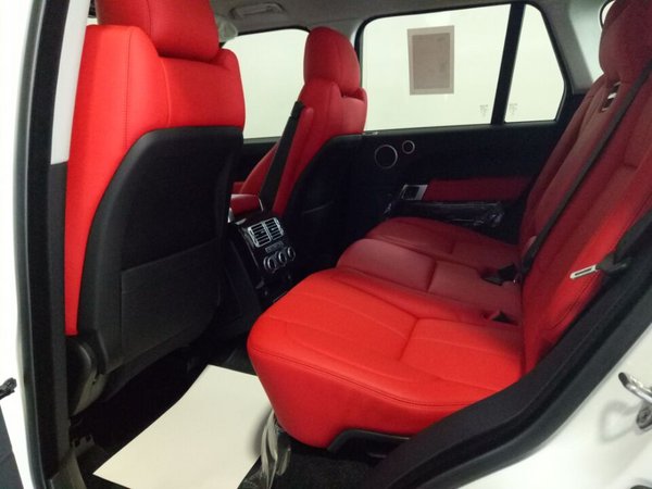 16款路虎揽胜行政柴油3.0 运动包围120万-图7