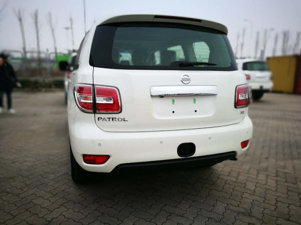 2017款日產(chǎn)途樂(lè)Y62 SE高配/低配價(jià)格對(duì)比-圖4