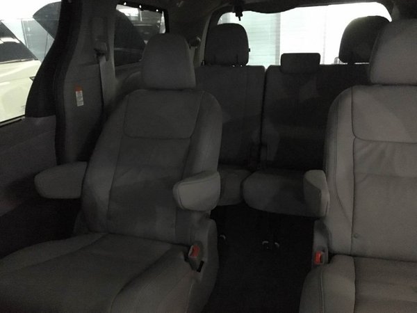 豐田塞納現(xiàn)車 人氣商務年末最后一波降價-圖7