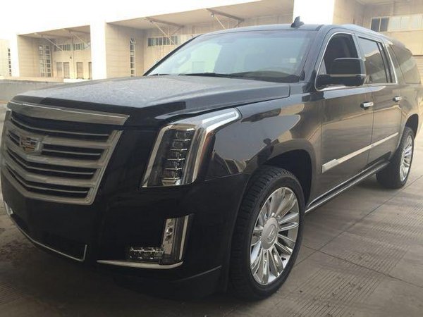 17款凯迪拉克凯雷德 铂金加长版疯狂让利-图3