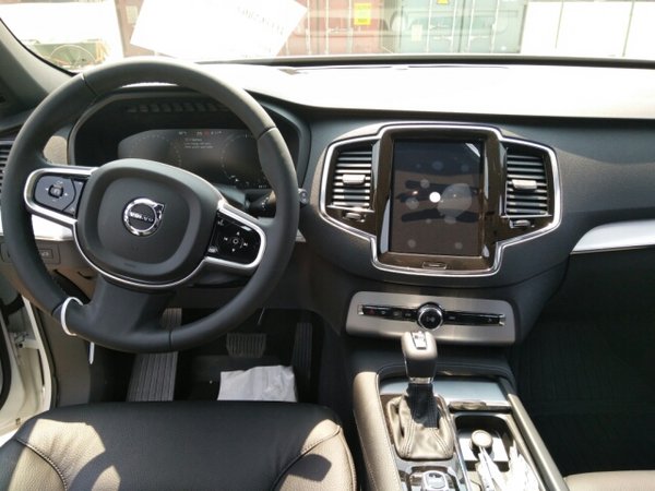 全新款沃尔沃XC90靓丽外表 逼格折扣立减-图4