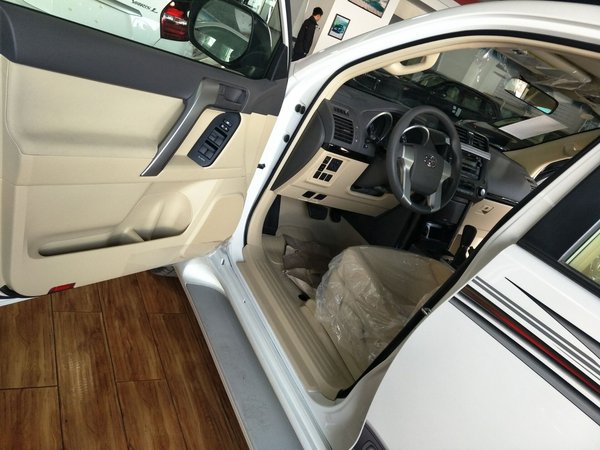 丰田霸道2700鸡年报价 霸道2.7强劲suv-图4