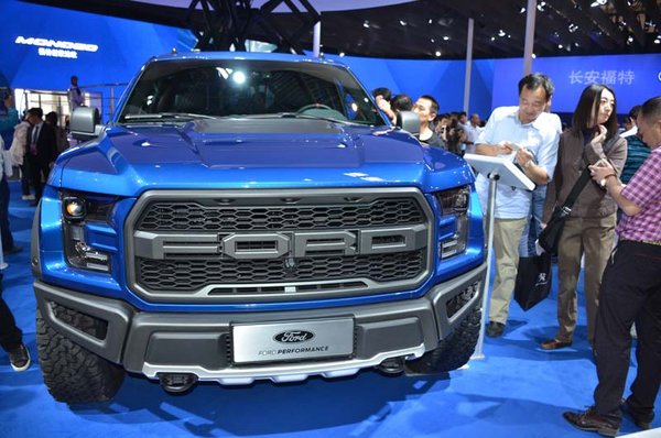 2017款福特F150现车 威猛皮卡火热开来了-图2