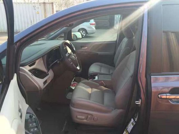 17款丰田塞纳3.5L 两驱四驱高中低配现车-图5