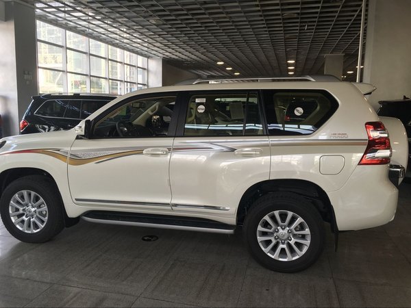 2017款豐田霸道4000 現(xiàn)車搶占情人節(jié)頭條-圖3