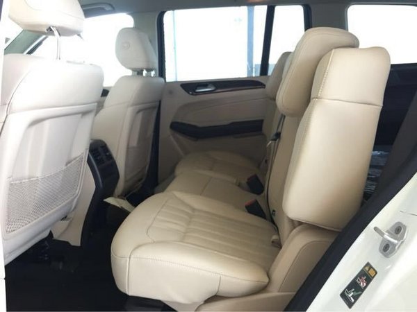 新一批GLS現(xiàn)車到港 17款奔馳GLS450價格-圖6