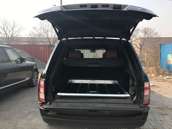 17款路虎揽胜创世加长版 尊享4人奢华座-图9