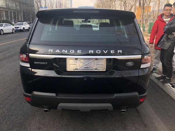 17款路虎揽胜运动S3.0T 汽油19轮76.88万-图7