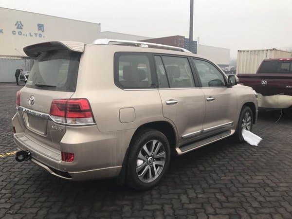 2017款丰田陆地巡洋舰5700方小猴说车-图3
