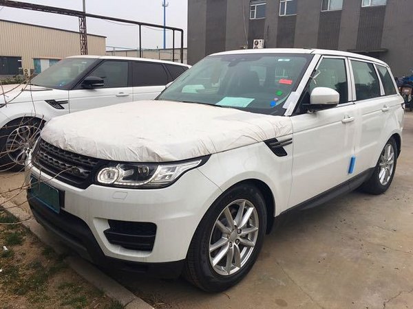 17款路虎揽胜运动版美式粗线条越野体验-图1