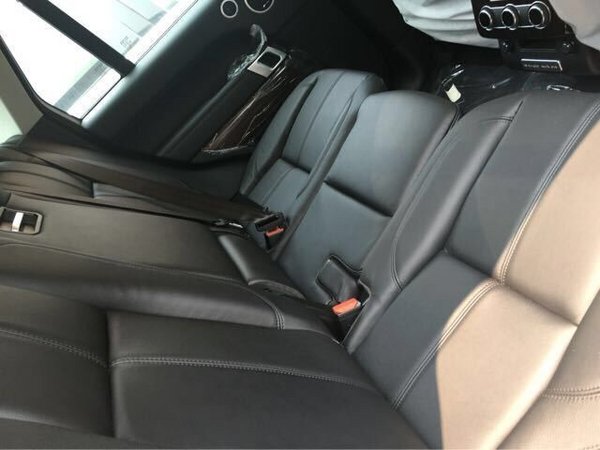 路虎揽胜行政3.0柴油 地位时尚格调103万-图9