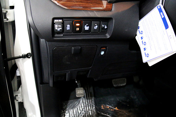 2016款豐田塞納現(xiàn)車(chē)報(bào)價(jià) 頂配MPV降價(jià)惠-圖5