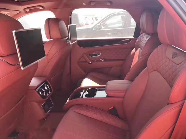 17宾利添越W12 释放活力越野现车手续齐-图8