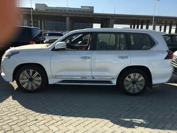17款雷克薩斯LX570 V8發(fā)動機(jī)全地形越野-圖3