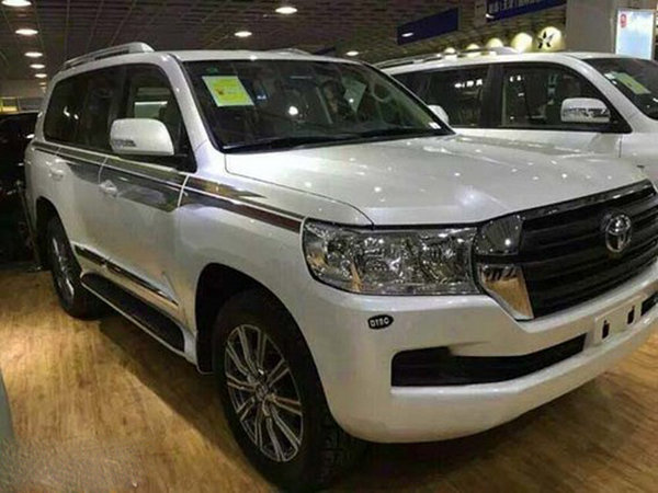 17款豐田蘭德酷路澤4000 V6新款拆箱價(jià)格-圖1
