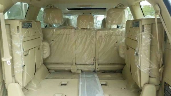 本月下调16款丰田酷路泽4000 狂野V6登场-图7