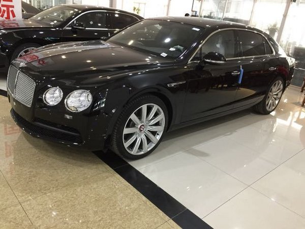 2017款宾利飞驰V8全面升级 批量拆箱优惠-图3