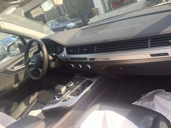 今日頭條奧迪Q7現(xiàn)車16款 天津港降價展銷-圖4