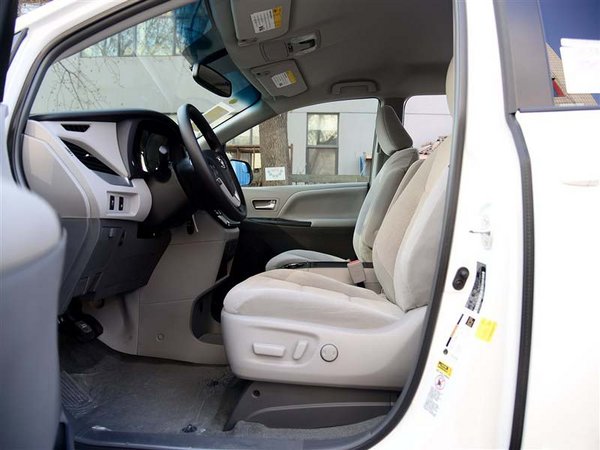 丰田塞纳两驱四驱3.5L 商务MPV现车36万-图4