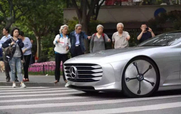 奔驰IAA概念车亮相上海 5月10日国内首发-图3