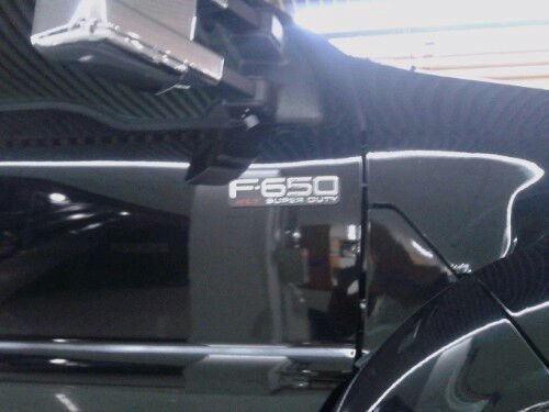 福特F650現(xiàn)車258萬元 重型皮卡堪比坦克-圖7